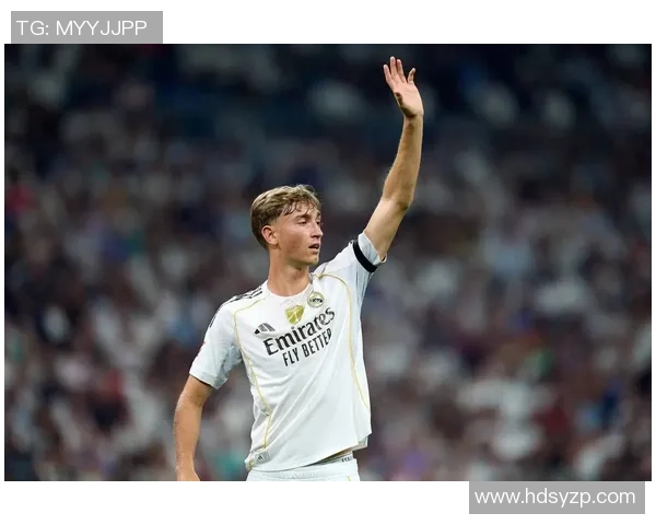 伯纳乌的“绿茵魔法”:皇马欲用巴西闪电兑换埃及法老?